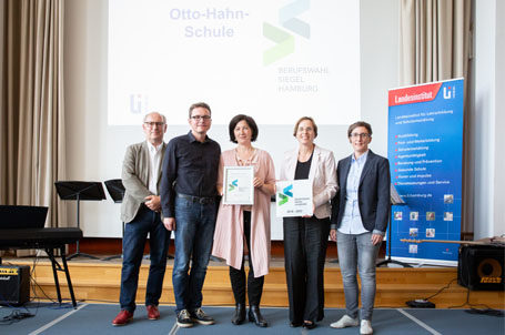 Rezertifizierung des Berufswahlsiegels für die Otto-Hahn-Schule in Hamburg